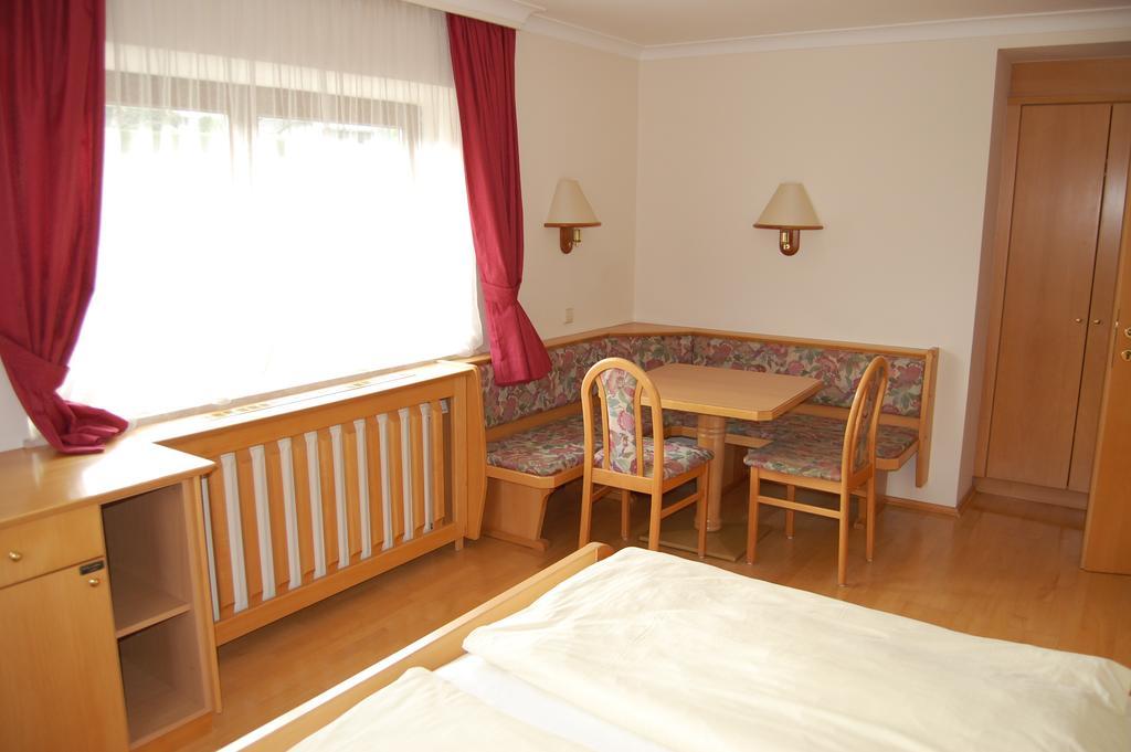 Gasthof Grabenwirt Irdning Kamer foto