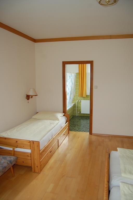 Gasthof Grabenwirt Irdning Kamer foto