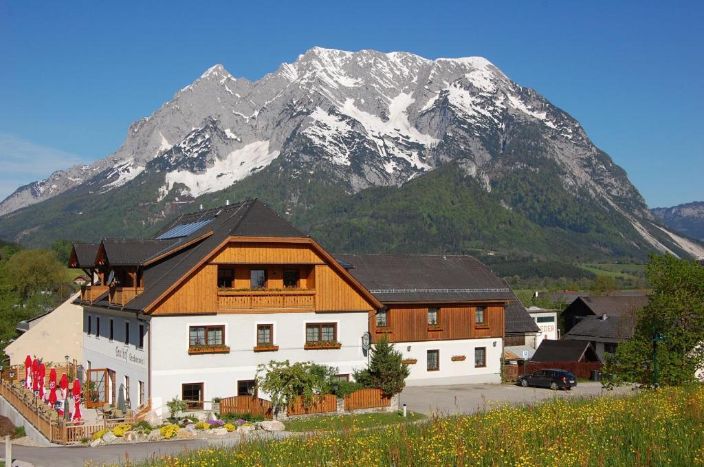 Gasthof Grabenwirt Irdning Buitenkant foto